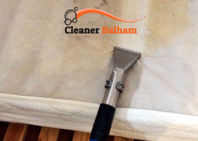 Steam cleaning of mattress